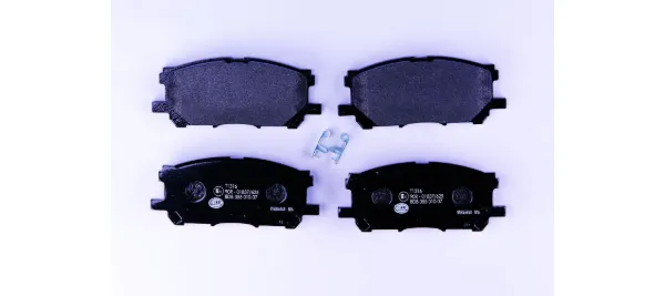 Передні тормозні колодки 8DB355010071 HELLA
