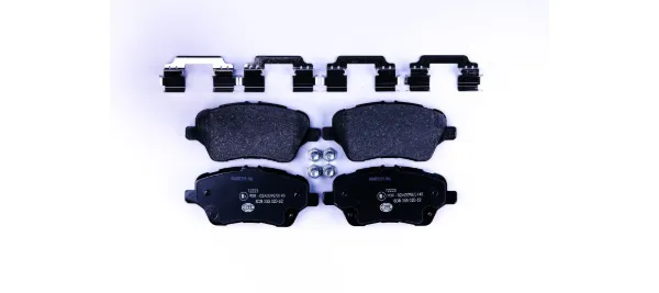 Передні тормозні колодки 8DB355020621 HELLA