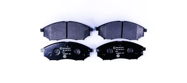 Передні тормозні колодки 8DB355013141 HELLA