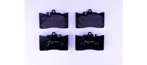 Передні тормозні колодки 8DB355009861 HELLA
