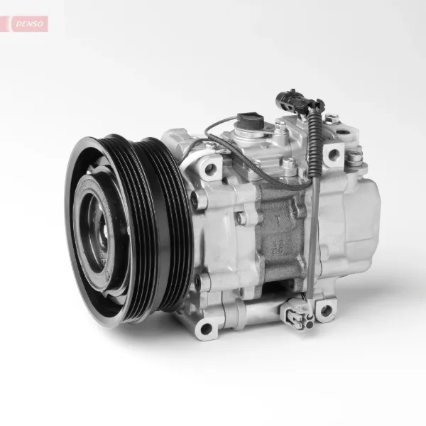 Компресор кондиціонера 883201712084 Toyota