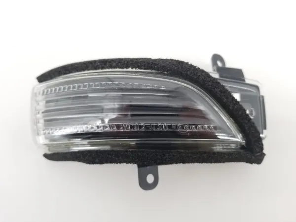 Покажчик повороту дзеркала, правий 84401AJ000 Subaru