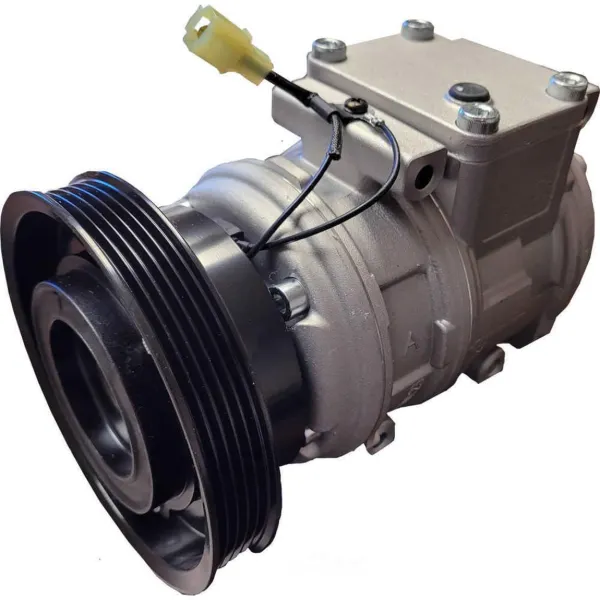 Компресор кондиціонера 883202B240 Toyota