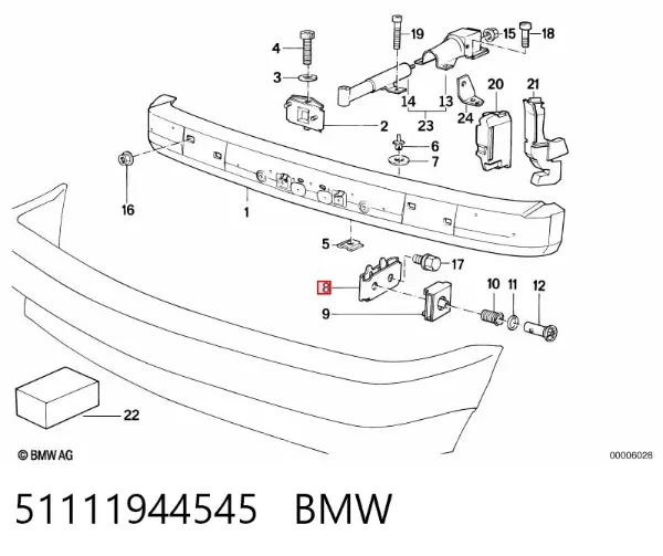 Кронштейн бампера переднього 51111944545 BMW