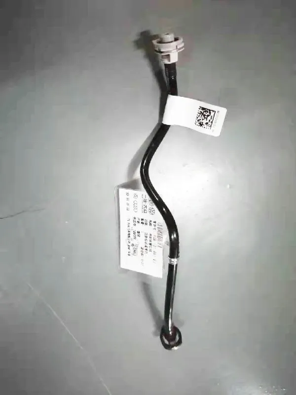 Патрубок термостата 4G0121081EJ VAG