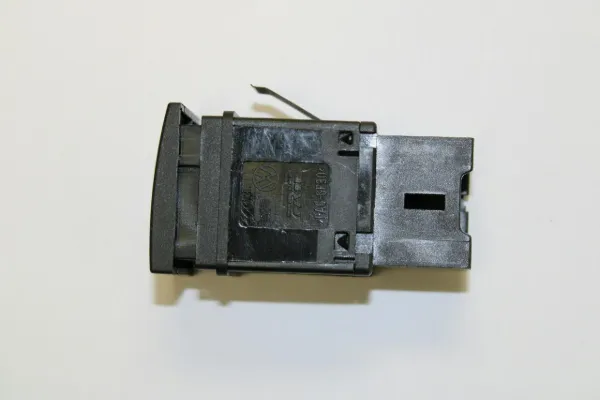 Кнопка аварійки 6Q0953235A9B9 VAG