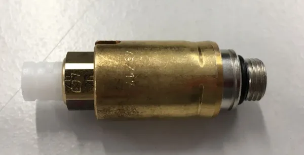 Клапан контролю тиску повітря в пневмоподушці 7L0616814B VAG