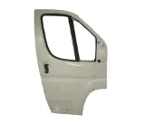Двері праві передні Mercedes Vito I 638