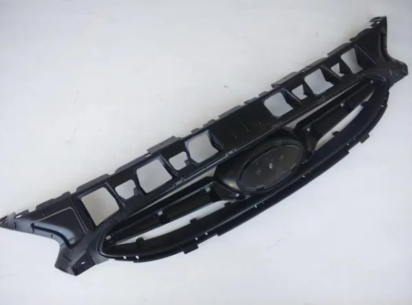 Решітка радіатора 863511R000 Hyundai/Kia