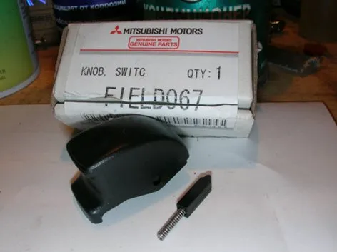 Кнопка вмикання двигуна склопідіймача передня права FIELD067 Mitsubishi