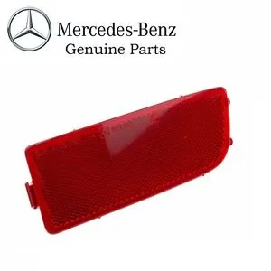 Катафот (відбивач) заднього бампера, правий A9068260140 Mercedes