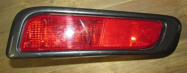 Катафот (відбивач) заднього бампера, правий Q3720076 Q-fix