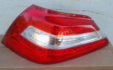 Задня права фара Nissan Teana J32