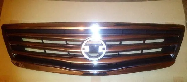 Решітка радіатора 62310JN93A Nissan/Infiniti