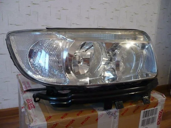 Фара права 84001SA861 Subaru