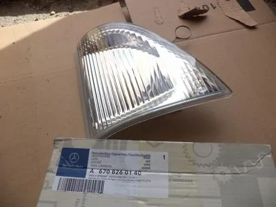 Габарит передній, верхній (катафот), правий Mercedes A6708260140 ціна, від 14.03 USD
