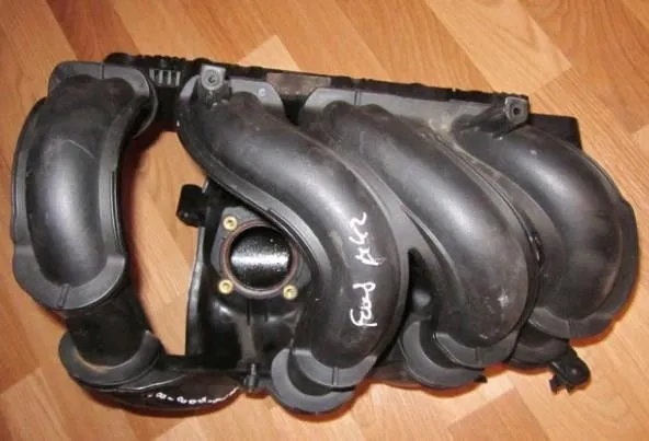 Впускний колектор 1511210 Ford
