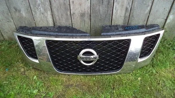 Решітка радіатора 623101LL2B Nissan/Infiniti