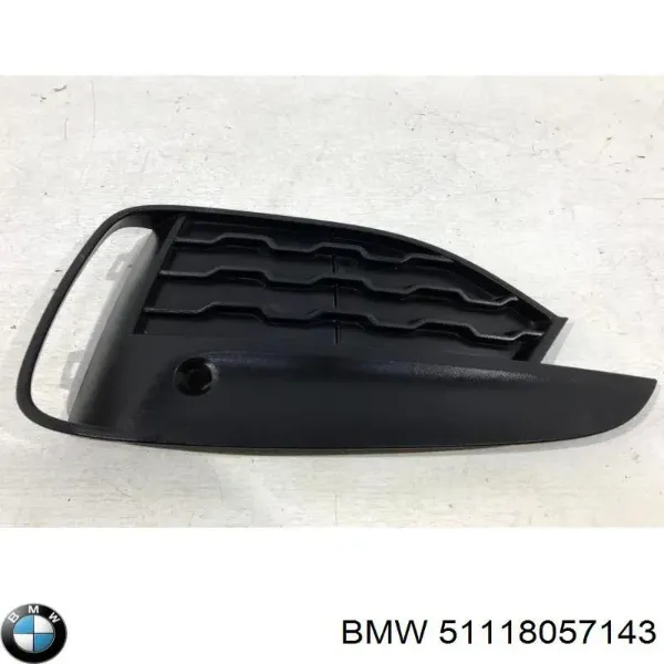 Решітка радіатора ліва 51118057143 BMW
