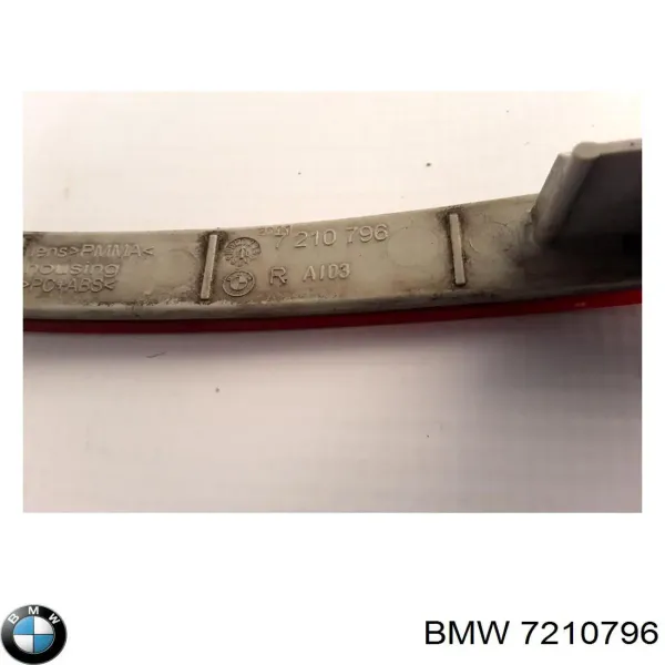 Катафот (відбивач) заднього бампера, правий 7210796 BMW