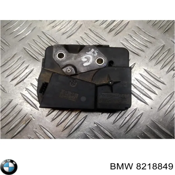 Замок скла задньої 3/5-ї двері (ляди) 8218849 BMW