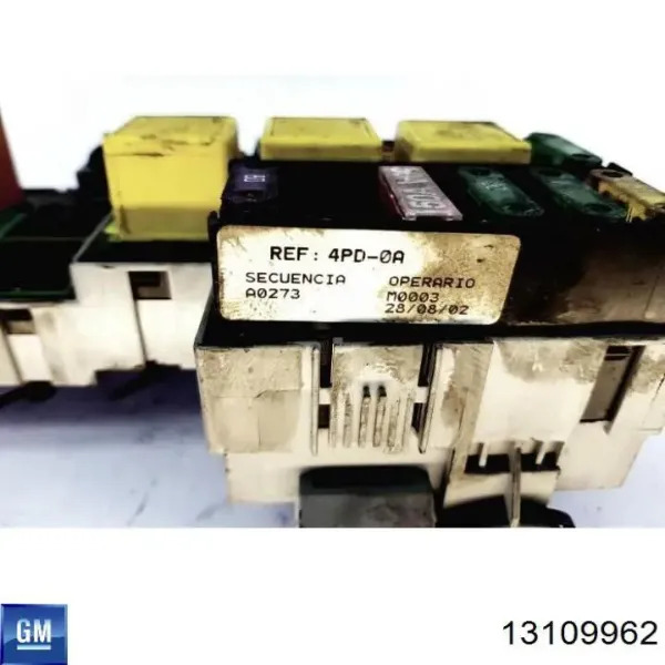 Блок запобіжників 13109962 General Motors