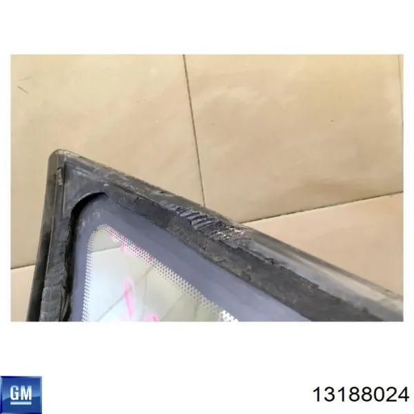 Скло бічне (спальника) ліве 13188024 General Motors