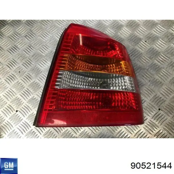 Задня права фара 90521544 General Motors