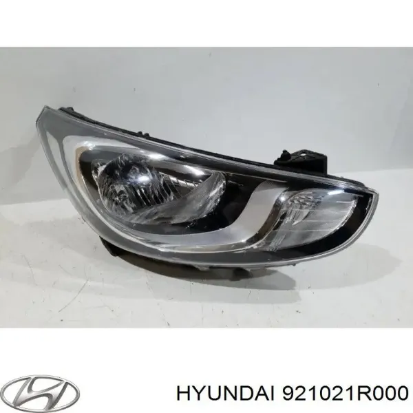 Фара права 921021R000 Hyundai/Kia