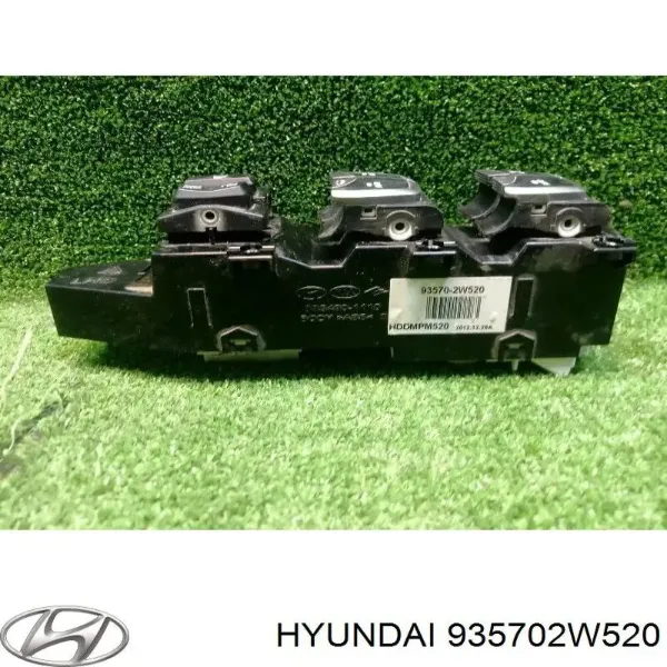 Кнопковий блок керування склопідіймачами передній лівий 935702W520 Hyundai/Kia
