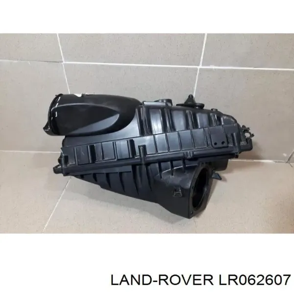 Корпус повітряного фільтра, лівий LR062607 Land Rover