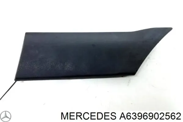 Накладка заднього лівого крила A6396902562 Mercedes