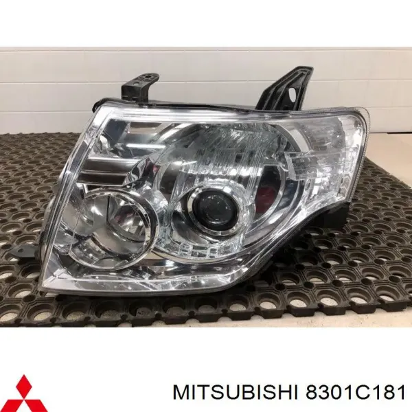 Фара ліва 8301C181 Mitsubishi