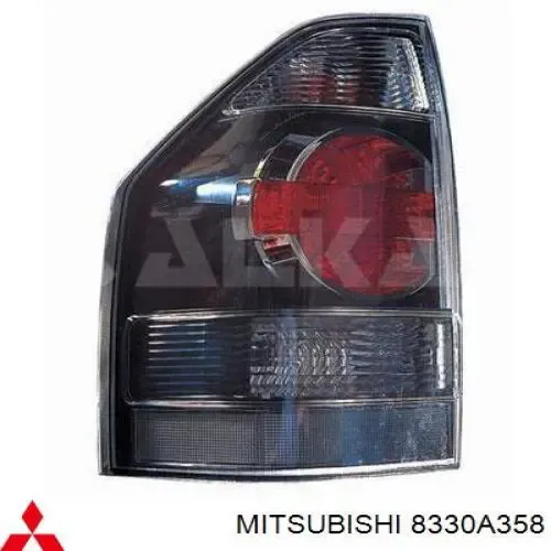 Задня права фара Mitsubishi Pajero IV SHORT