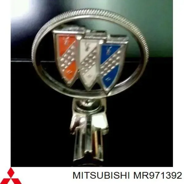 Емблема решітки радіатора MR971392 Mitsubishi