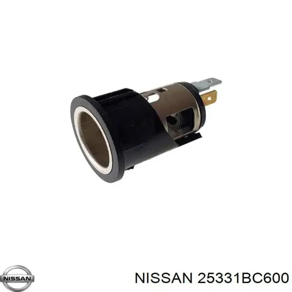 Прикурювач Nissan Note E11