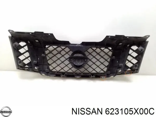 Решітка радіатора 623105X00C Nissan/Infiniti