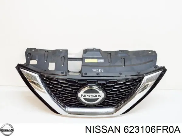 Решітка радіатора 623106FR0A Nissan/Infiniti