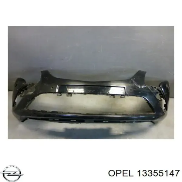  Передній бампер Opel Zafira 