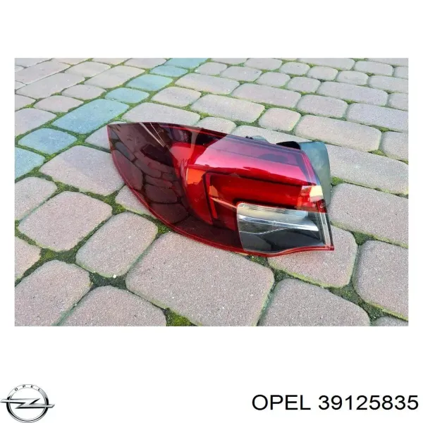 Ліхтар задній лівий, зовнішній 39125835 Opel