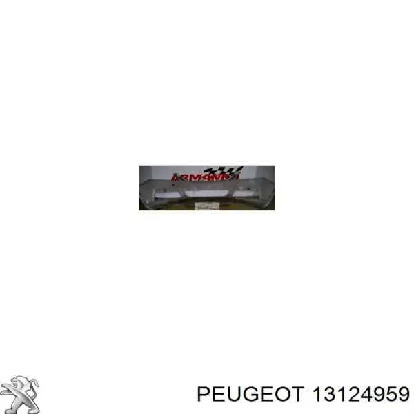  Передній бампер Opel Zafira 