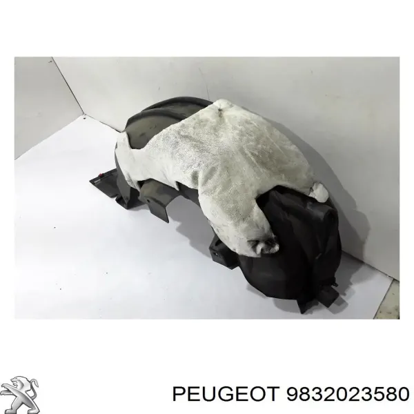 Підкрилок заднього крила, лівий 9832023580 Peugeot/Citroen