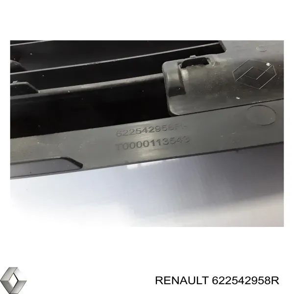 Решітка переднього бампера, центральна REN07CL078 Eurobump