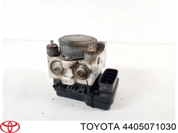 Блок АБС Toyota Hilux KUN25