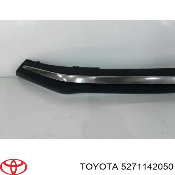 Молдинг переднього бампера 5271142050 Toyota