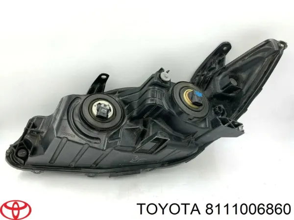 Фара права Toyota Camry VII