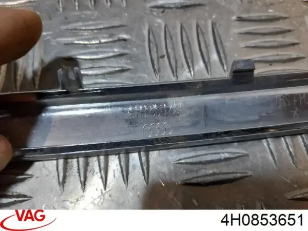 Решітка радіатора 4H0853651 VAG