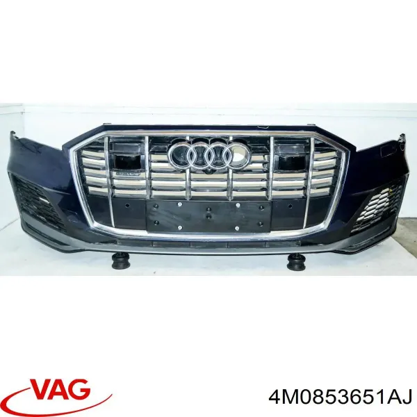 Решітка радіатора 4M0853651AJ VAG