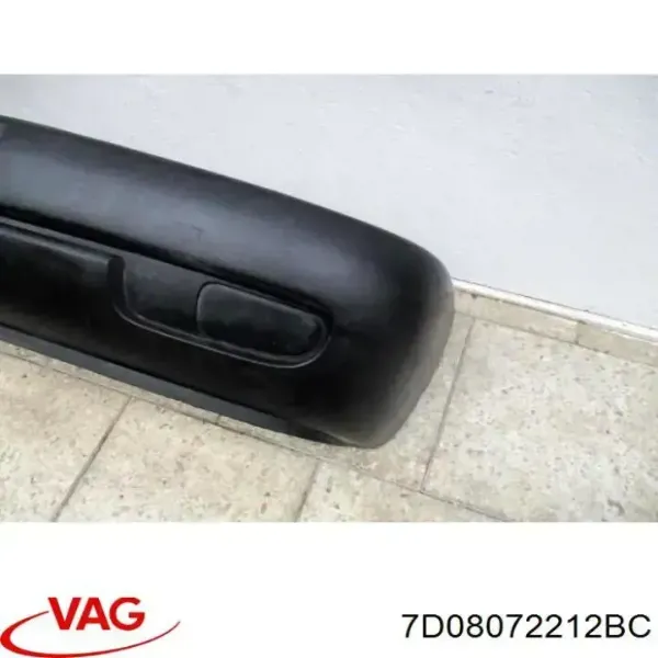  Передній бампер Volkswagen Transporter 