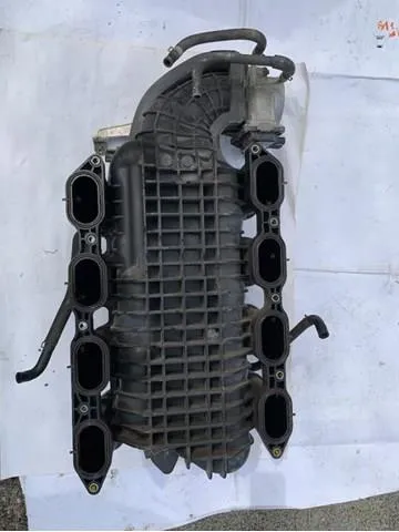 Впускний колектор 140011LA0A Nissan/Infiniti